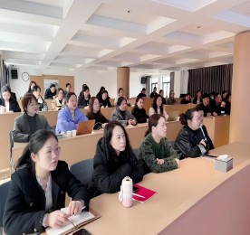 3月，常商学院新员工适岗培训正式启动，为此开展了3月4日，3月25日两场新员工培训。为帮助新员工快速适应角色转变，公司组织开展了企业文化宣贯、职业生涯规划、人事行政制度、易天手机发展史、旅游板块介绍和龙城黄金珠宝等入职引导和培训工作，帮助新员工更好地熟悉工作生活环境、融入易天集团，积极投身公司工作。这群新员工来自五湖四海，意气风发、朝气蓬勃，他们的加入，为易天集团注入了新鲜血液，汇聚了青春力量。3月13日为了进一步提升人才选拔的精准度与效率，构建更加高效、专业的招聘体系，常商学院特此举办《提升招聘技巧培训