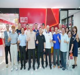6月28日，美国全球华人篮球联谊会叶震东总会长率领台北蓝星篮球队一行抵达常州，开启了对常州市篮球协会的友好访问与交流之旅，常州市篮协会长羊健，市篮协副会长兼秘书长朱拥军，市篮协副会长、易天集团董事长常科伟，市篮协副会长周星磊等领导热情接待。易天集团作为常州市篮协副会长单位，有幸全程融入其中，亲眼见证并深度参与了这场意义深远、别具一格的活动。